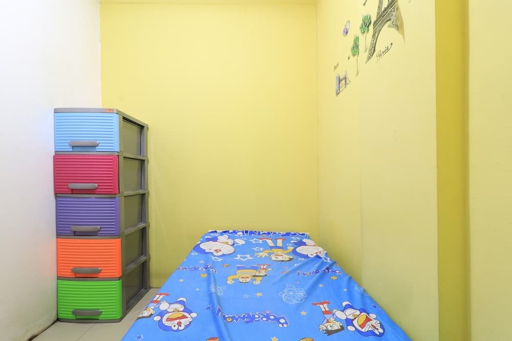 Eiffel Residence Batu Tulis 35A1 - Female Only