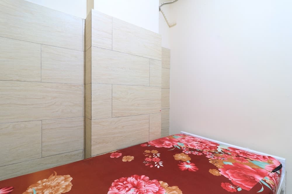 Eiffel Residence Batu Tulis 37 - Female Only