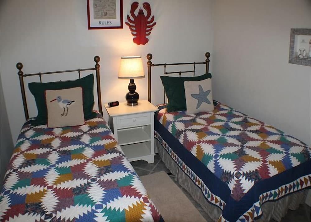 Summerhouse 228 2 Bedroom Condo by RedAwning