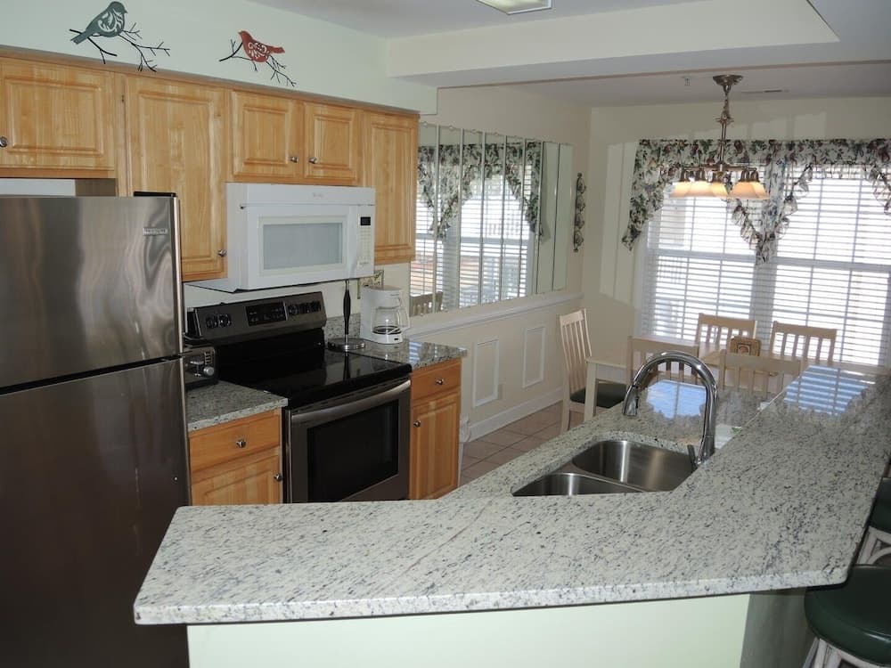 2607m 1 Bedroom Condo by RedAwning