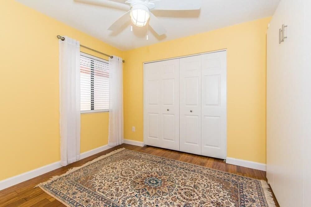 Waterfront vacation home in luxurious resort by Redawning