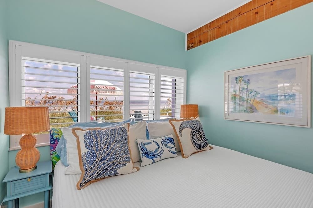 Flamingo Bay 4 Bedroom Home by RedAwning