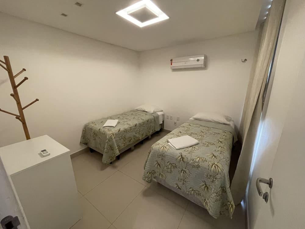 Riviera Beach Place Golf Residence