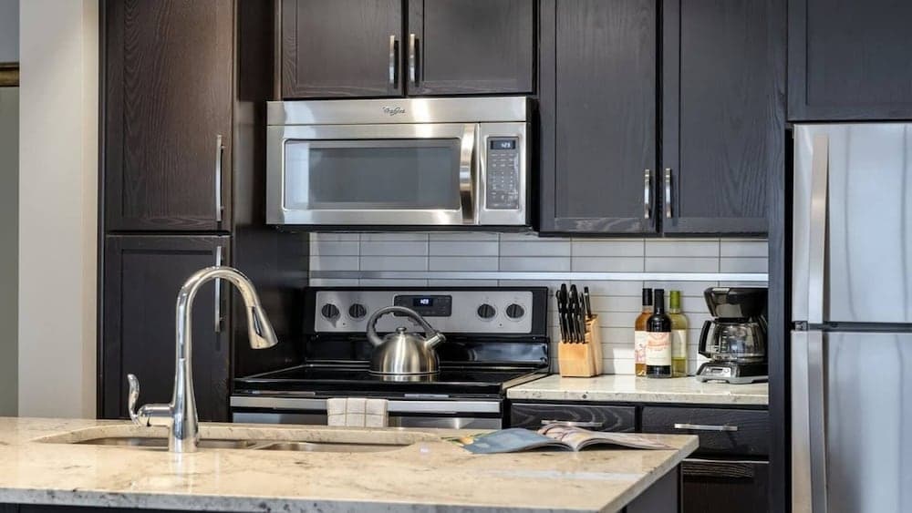 Downtown Dallas CozySuites w/ gym 9