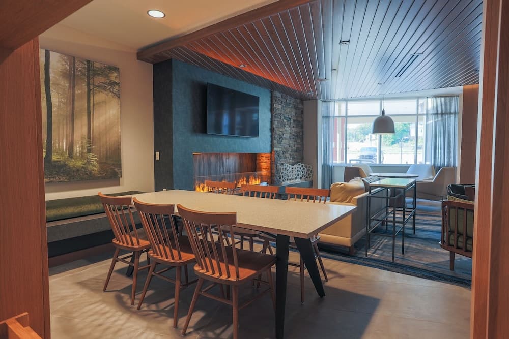 Fairfield Inn & Suites by Marriott Marquette