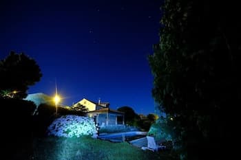 Beautiful 10-bed Cottage in Celorico With Pool