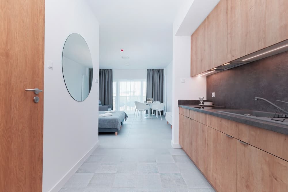 Aquamarina Prima Apartments by Renters
