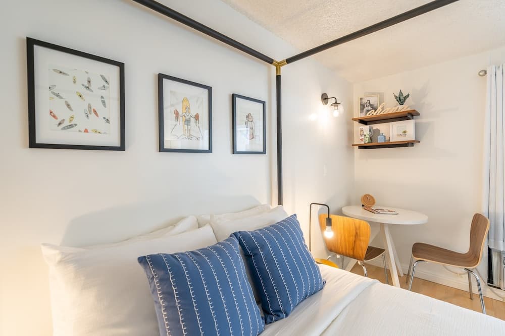 Newly Renovated Studio Two Blocks From the Beach