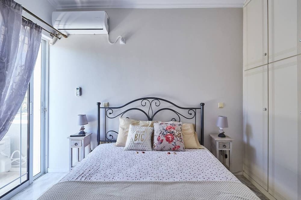 Harmony Vale- Anavissos