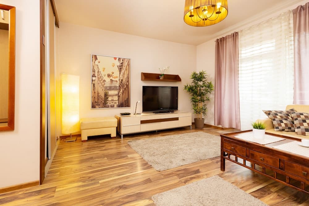 Apartments Warsaw Hoza by Renters
