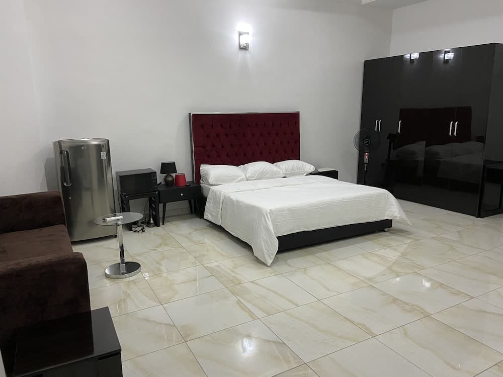 Luxurious and Inviting 4-bed House in Chevro-lekki