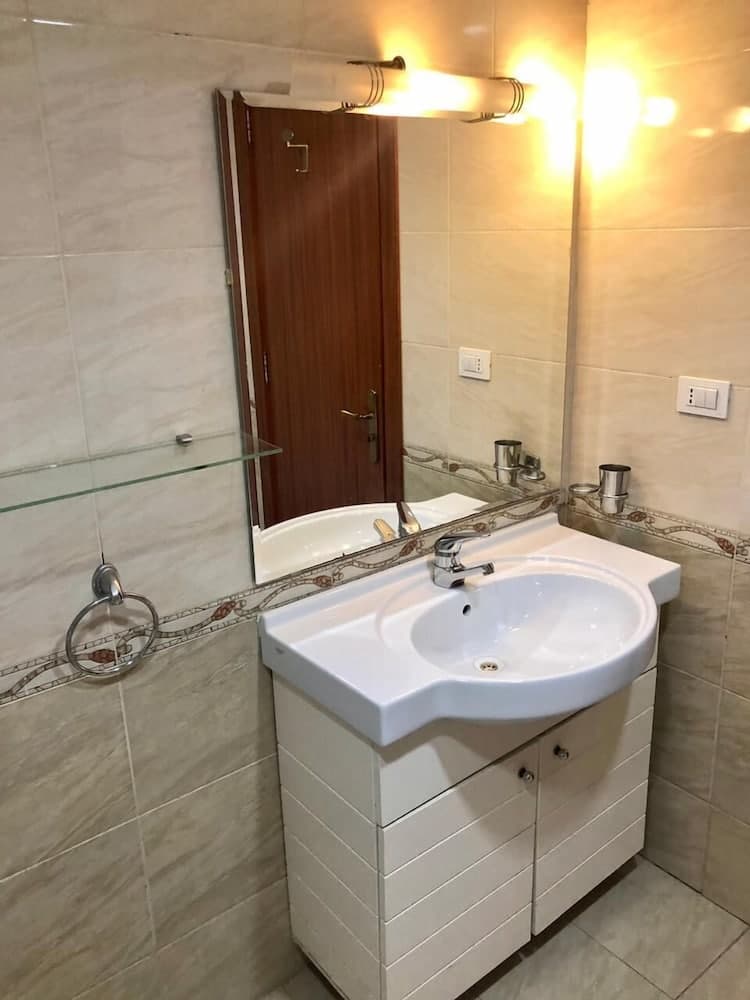 Cosy & Cute Beach Front Studio at the Views Waterside