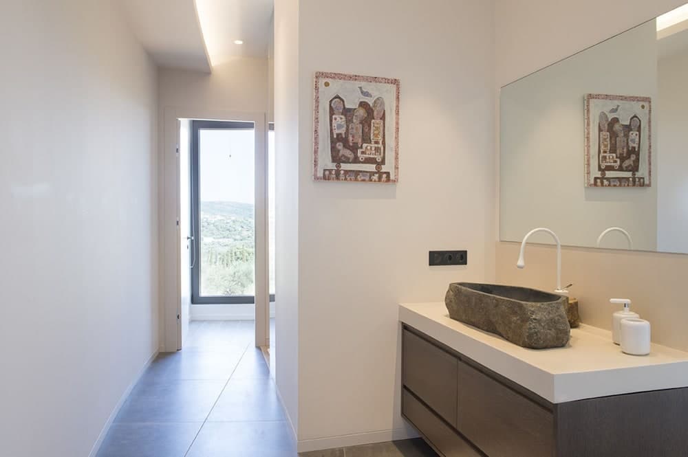 Captivating 5br Pool Villa Close Navarino Golf