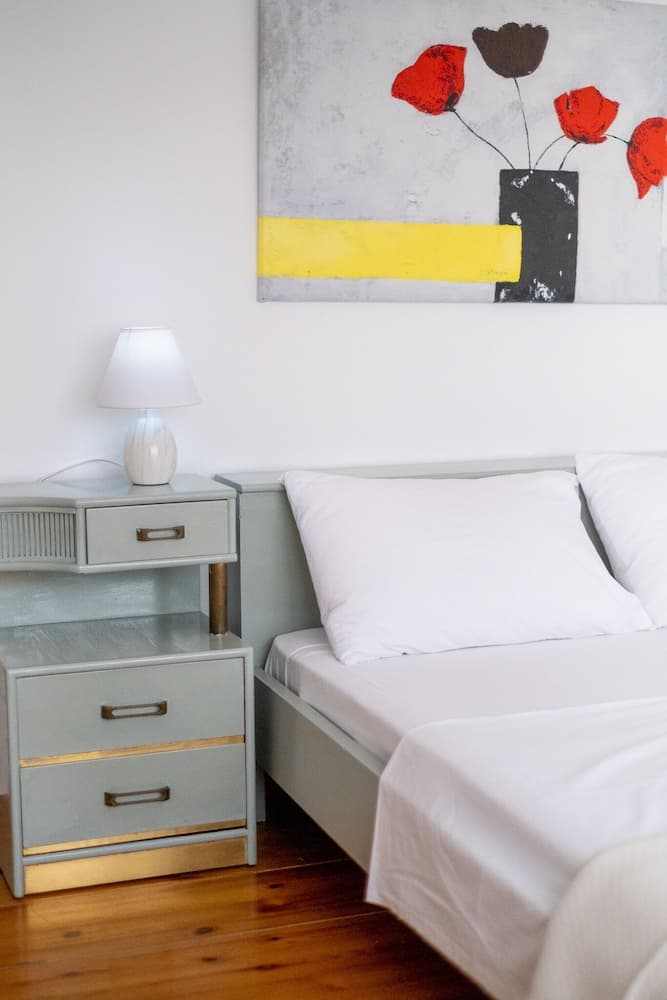 Euphoria Home for 6 with pool and garden