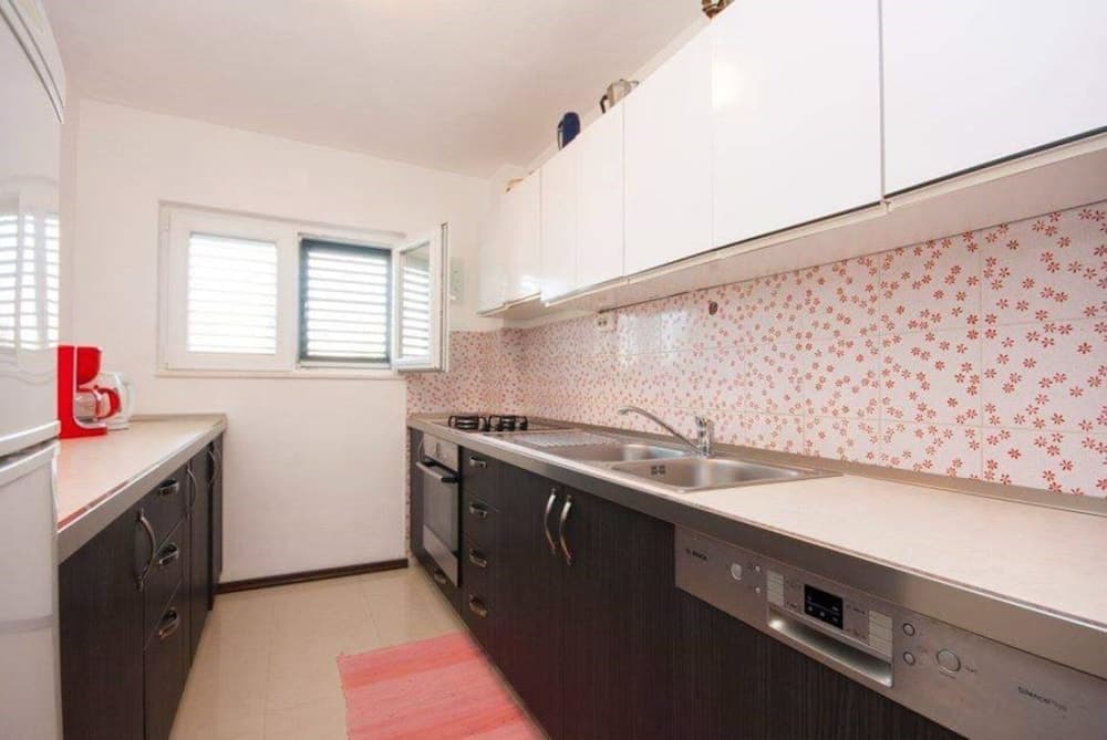 Captivating 3-bedroom Villa in Kanica