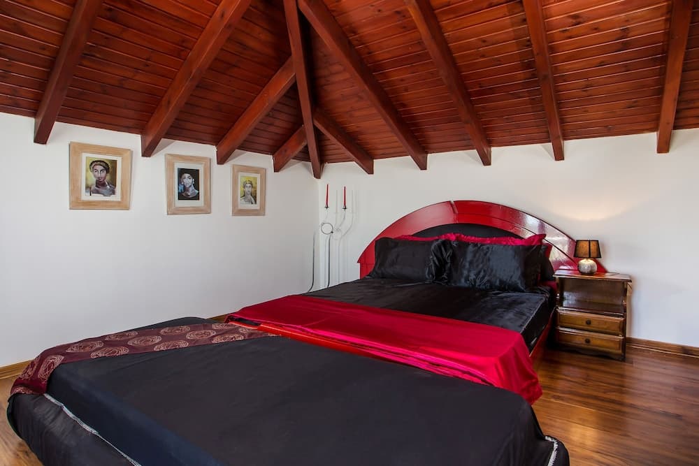 Villa Marilia - Lux home near Beach