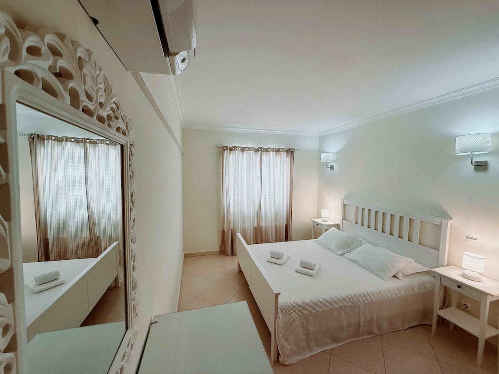 Portugal Rentals Vila da Praia Apartments