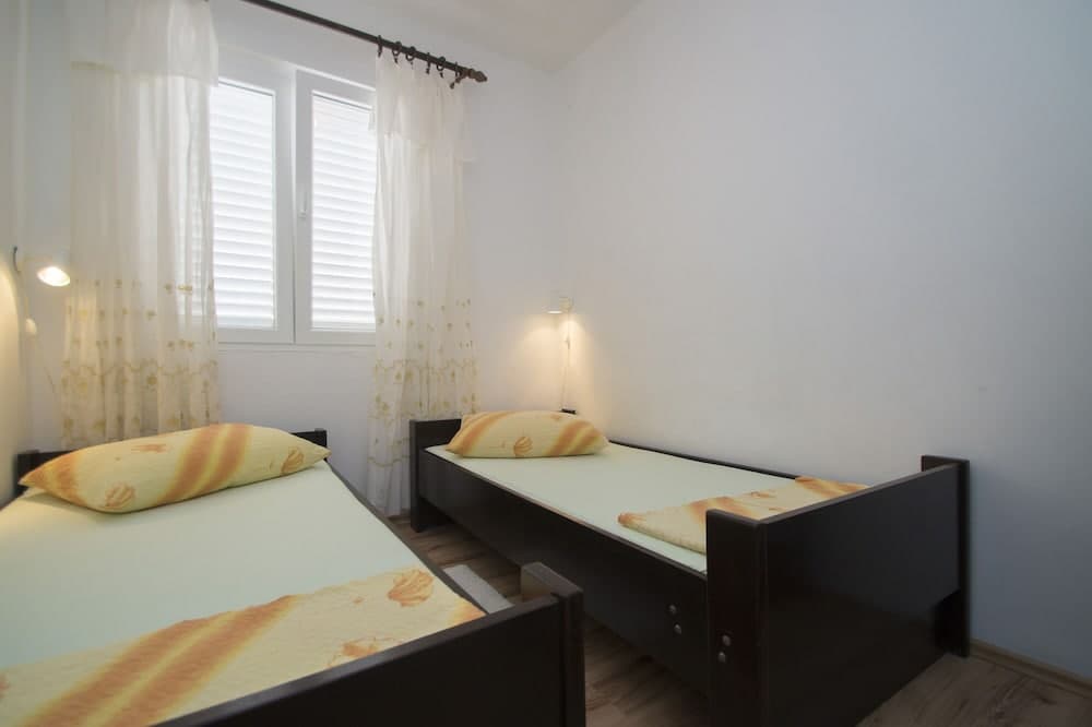 Seafront Apartment Dana