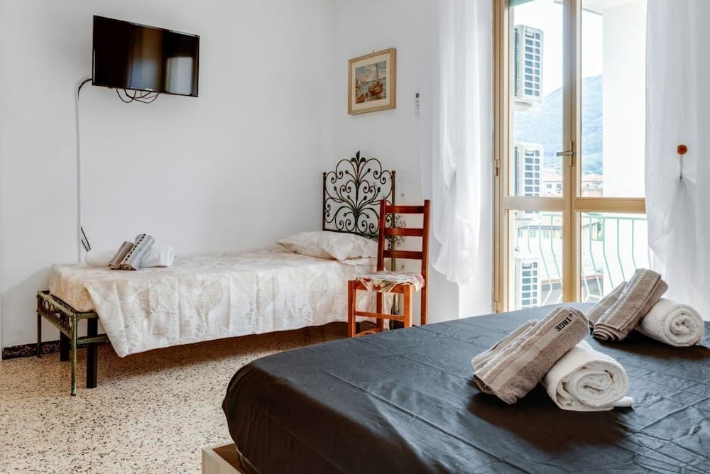 Railway Station Huge & Luminous Apartment x8