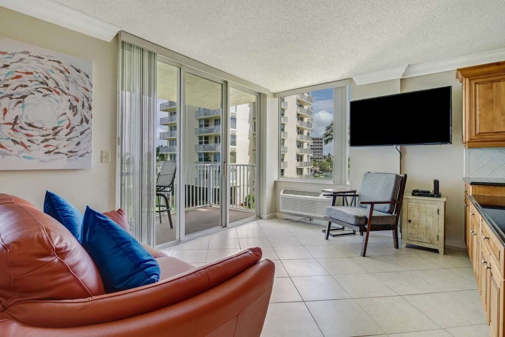 Estero Beach & Tennis 207 C