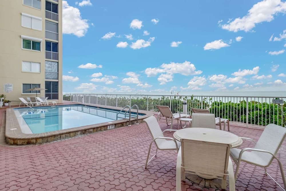 25870 Hickory Blvd #704