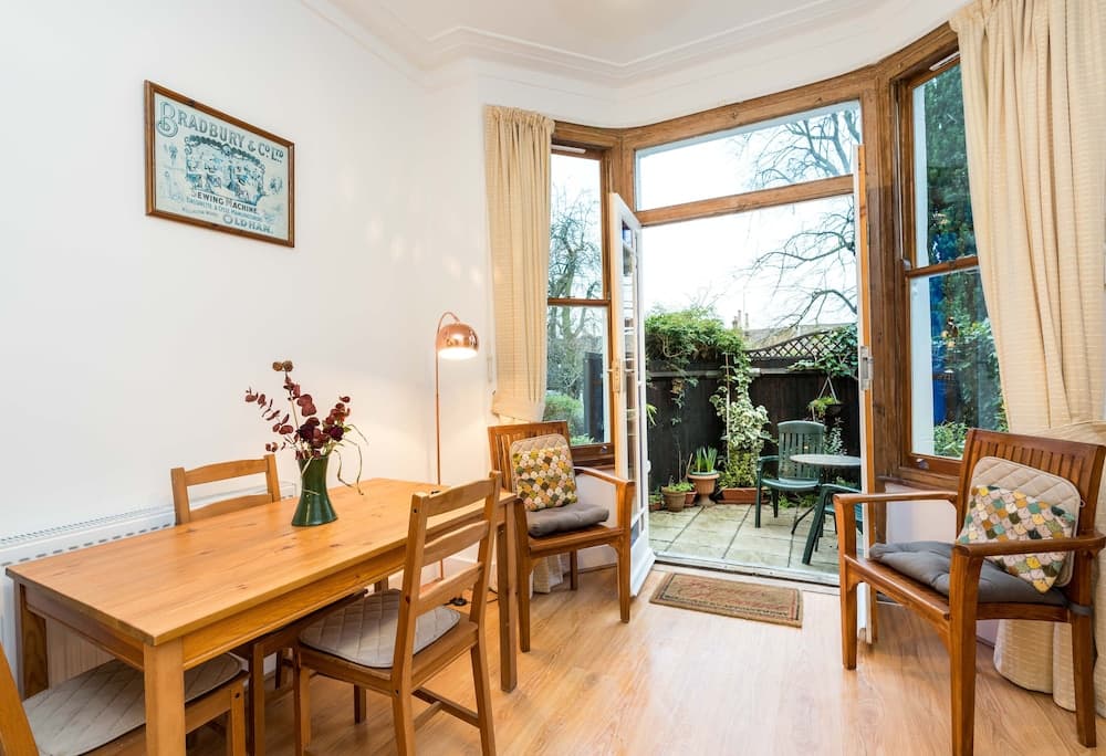 NEW Stylish 1 Bedroom Flat With Garden London