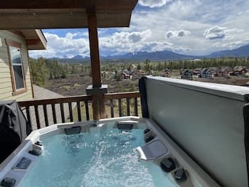 Cozens Pointe D301 3 Bedroom Condo by Redawning