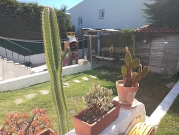 Charming 2-bed House in Sesimbra