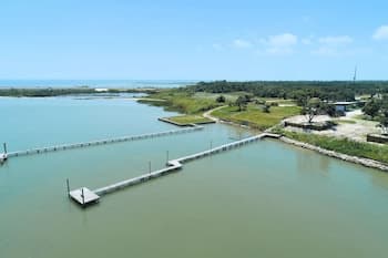 Quiet Sea Point Cottage by Redawning