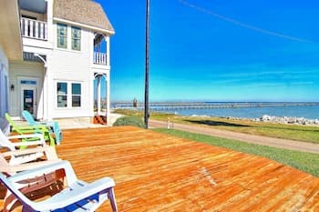 Joys Beach 1 Bedroom Cottage by Redawning