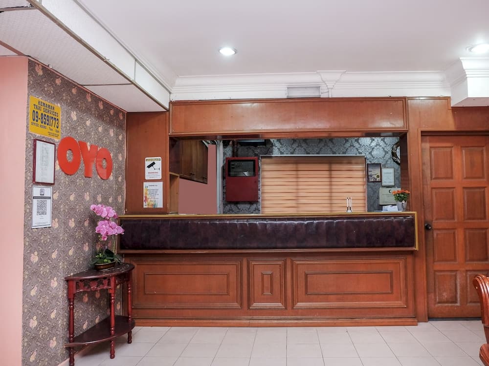 OYO 90167 Hotel Tiara