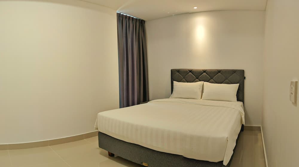 Lovina at Pollux Meisterstadt