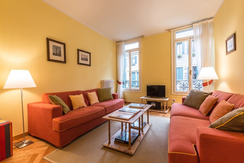 Ca' dei Nomboli Canal View