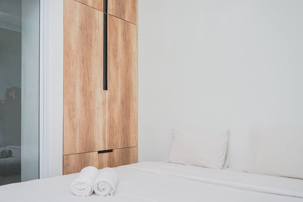 Fully Furnished with Comfortable Design 2BR Apartment Springwood Residence