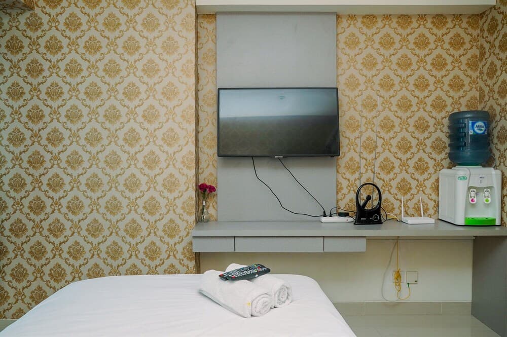 Compact and Modern Studio Room Apartment at Grand Kamala Lagoon