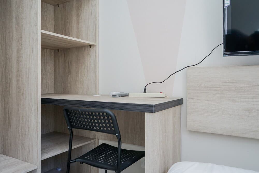 Cozy Studio Guest House at Alesha Vanya Park BSD (Sharing Bathroom)