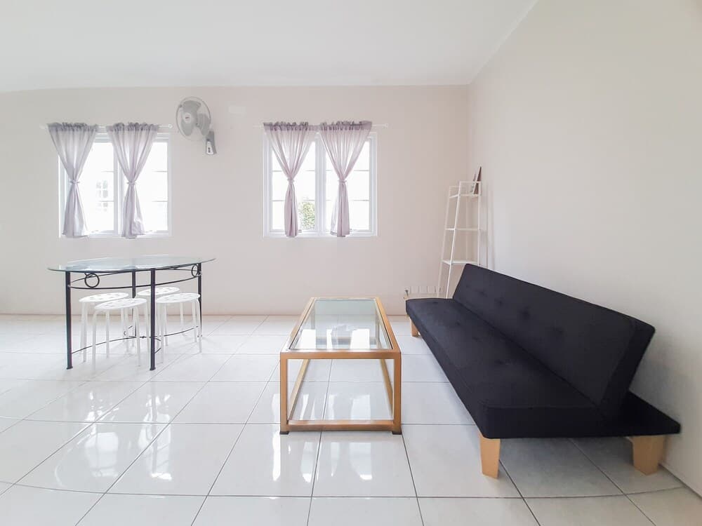 Comfy Studio Guest House at Alesha Vanya Park (Sharing Bathroom)