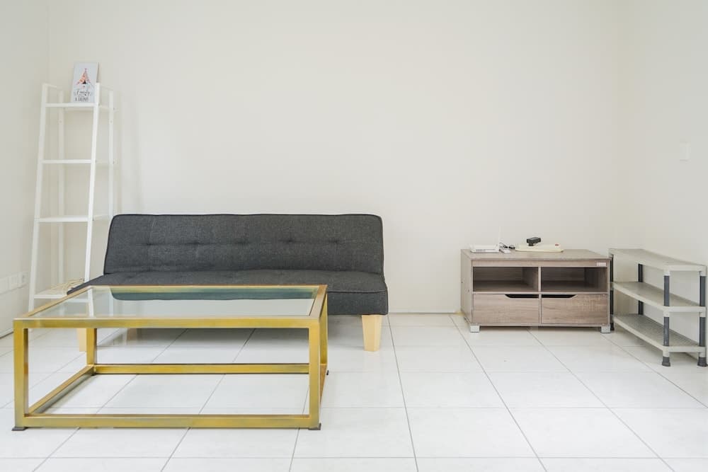 Comfy Studio Guest House at Alesha Vanya Park (Sharing Bathroom)