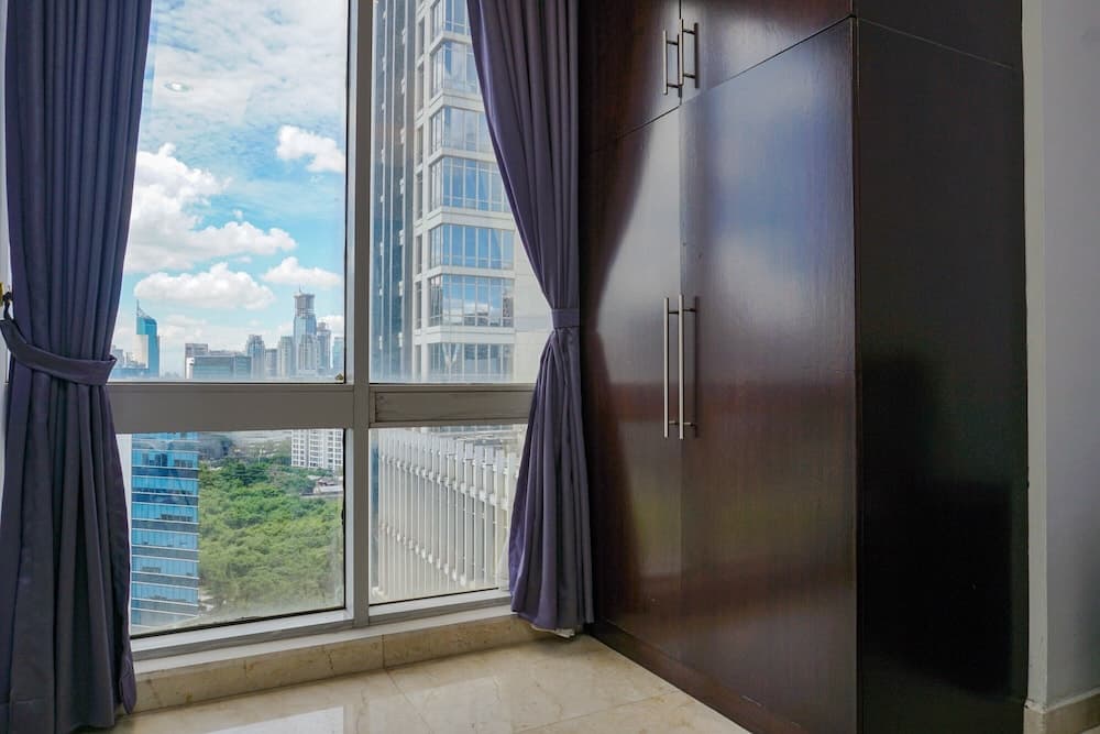 Modern and Stylish 2BR at The Empyreal Apartment