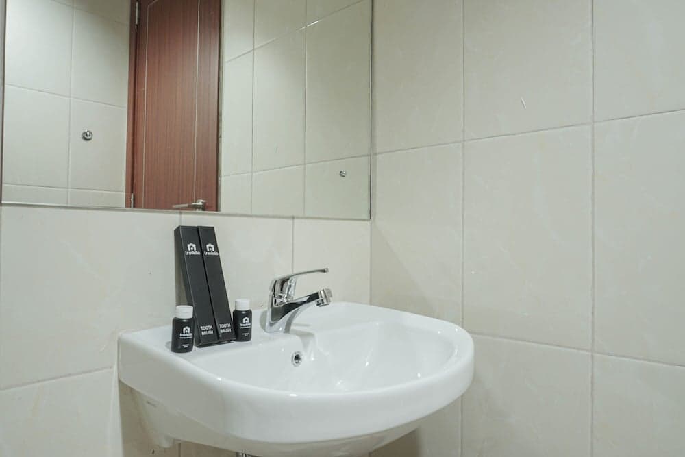 Fully Furnished Apartment with Comfortable Design 2BR Vittoria Residence