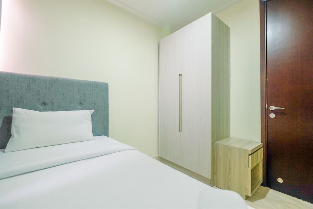 Cozy Stay @ Strategic Place 2BR Menteng Park Apartment