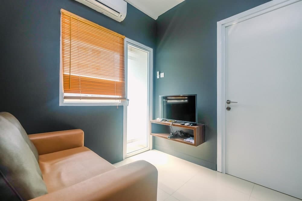 Comfort 1BR with Study Room Green Pramuka Apartment