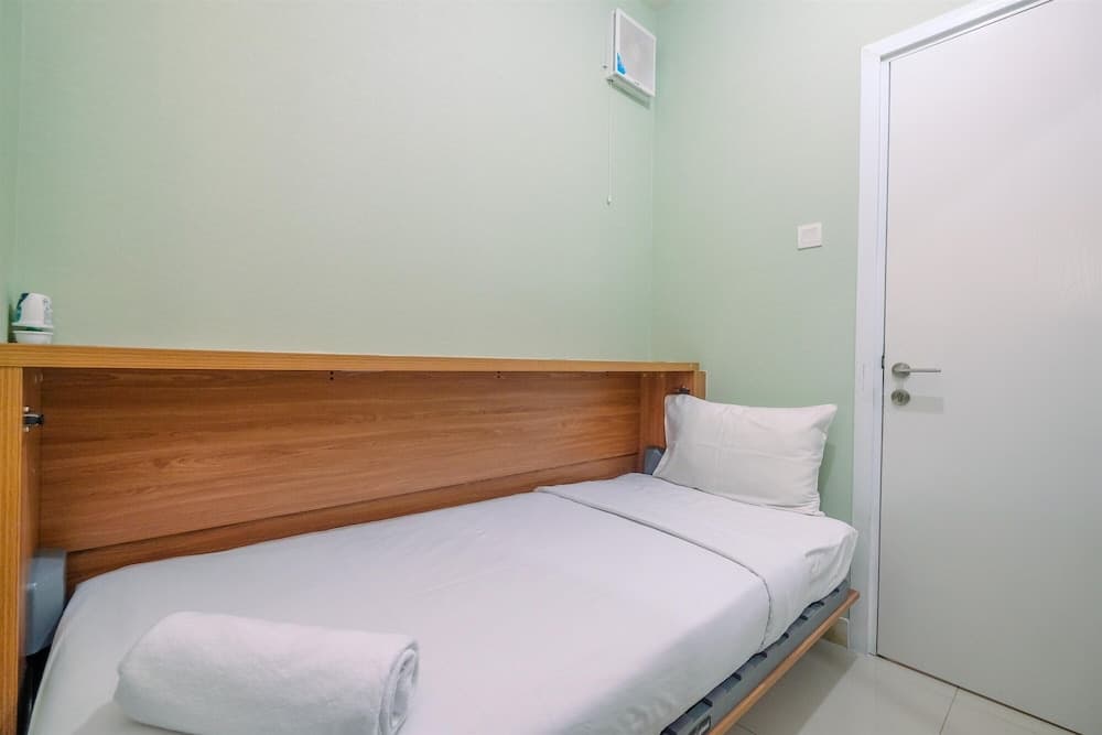 Trendy Connecting Mall 2BR Green Pramuka Apartment