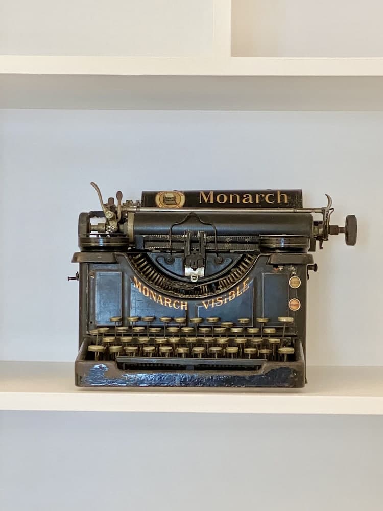 Cache-nez, Piazza Dante Napoli