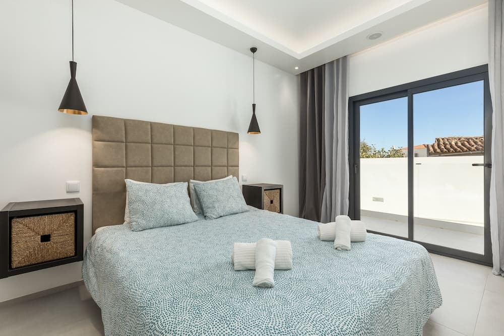 Correeira Luxury Residence T2 B - Albufeira, Pools, Wifi, Bbq, Beach