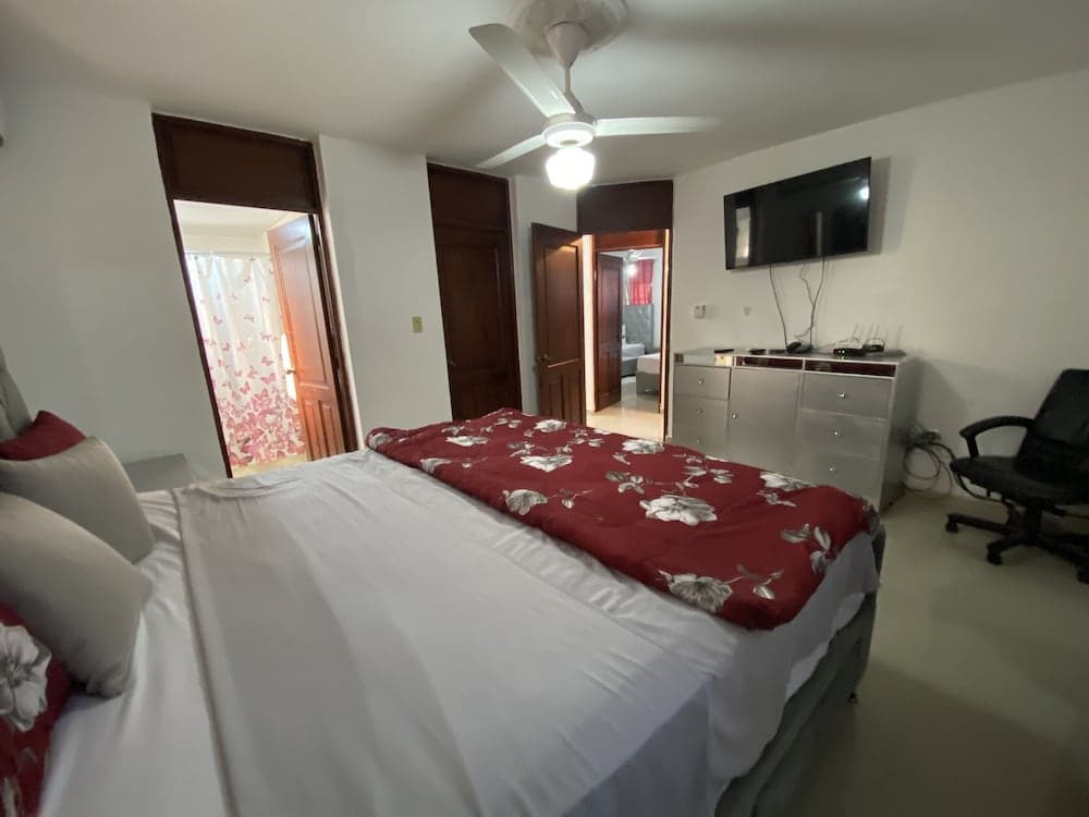 Spacious 3-bedroom Apartment in Santo Domingo!