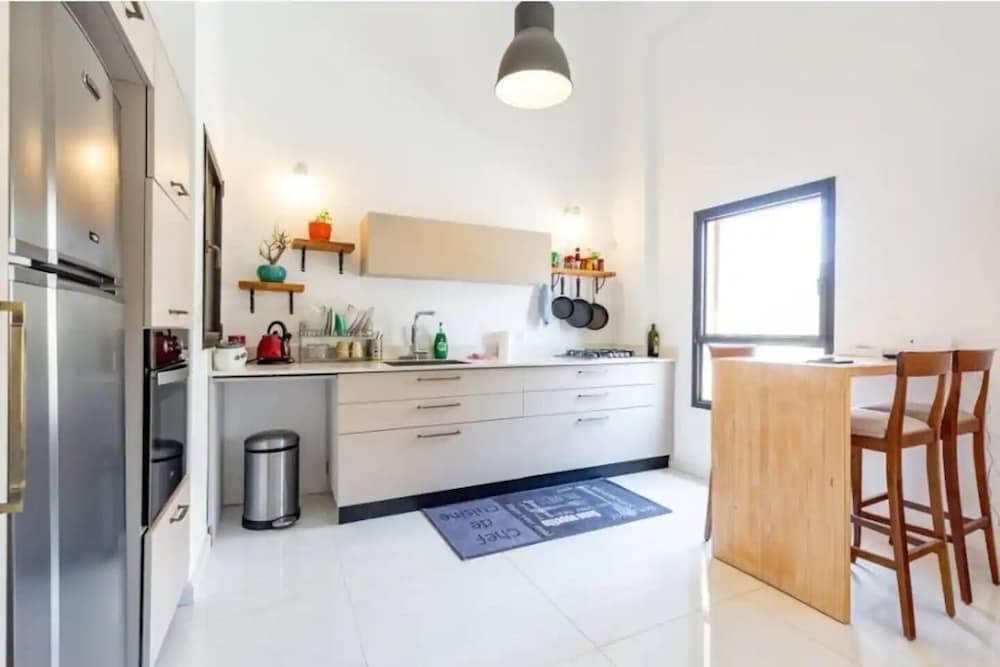 Beach Home in Tel Aviv near Water