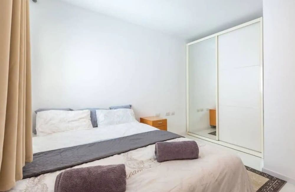 Beach Home in Tel Aviv near Water