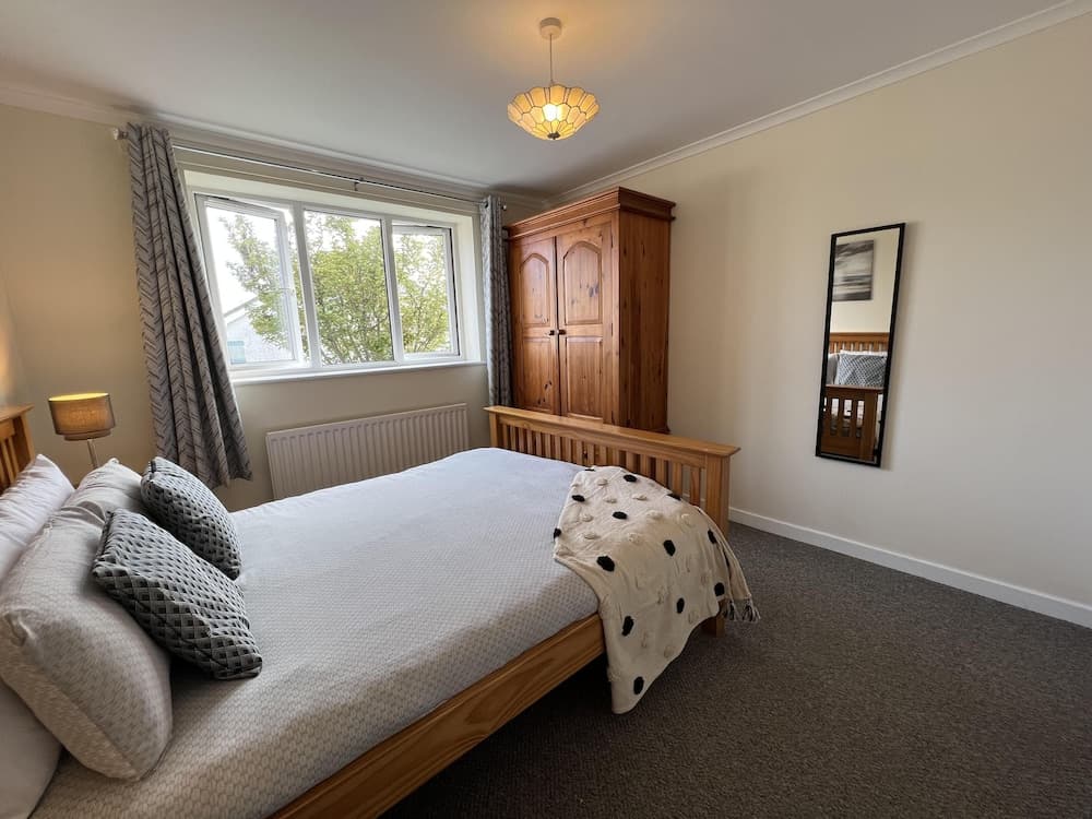 3 Bedroom Bungalow Moelfre- Private Garden,parking