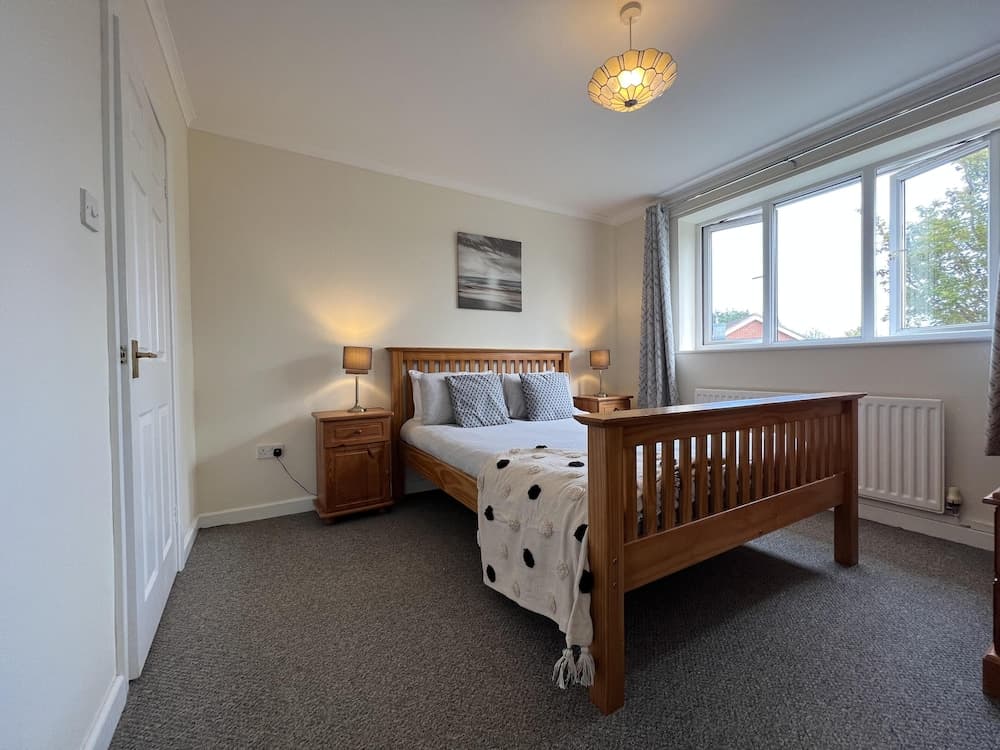 3 Bedroom Bungalow Moelfre- Private Garden,parking